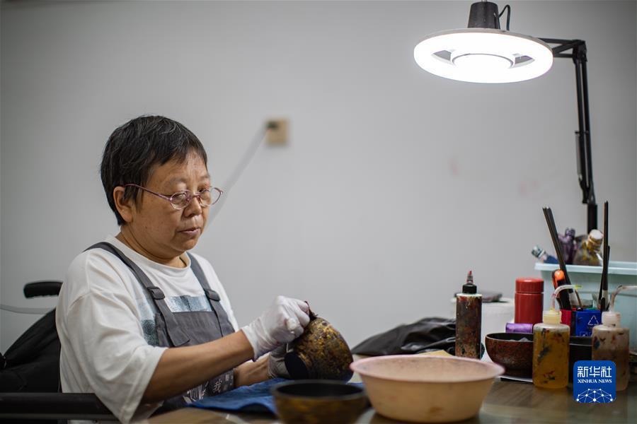 送彩金500的网站大白菜长袖女衬衫